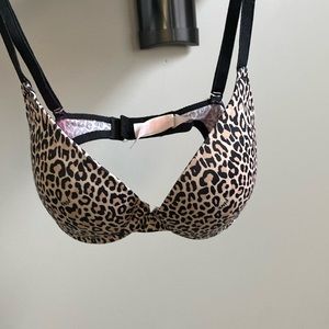 Victoria’s Secret Pink wear everywhere push-up bra in leopard size 32D